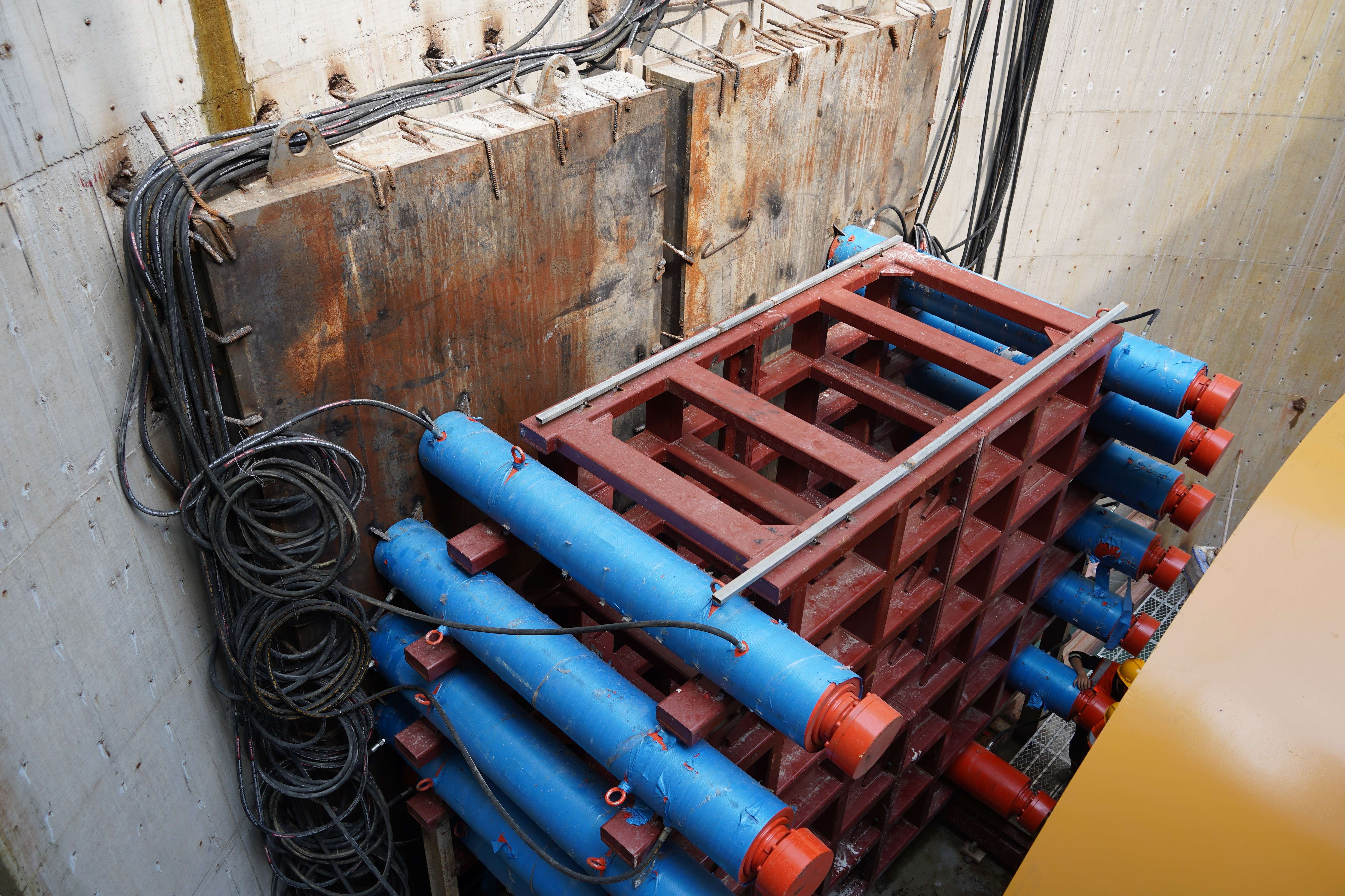 Small radius can increase wear on a TBM tunnel drive – CEGC